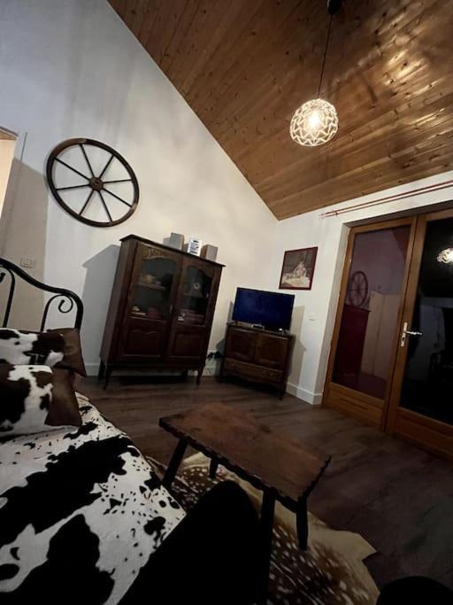 Villa Chez Mamie LʼIsle-Jourdain Exterior foto